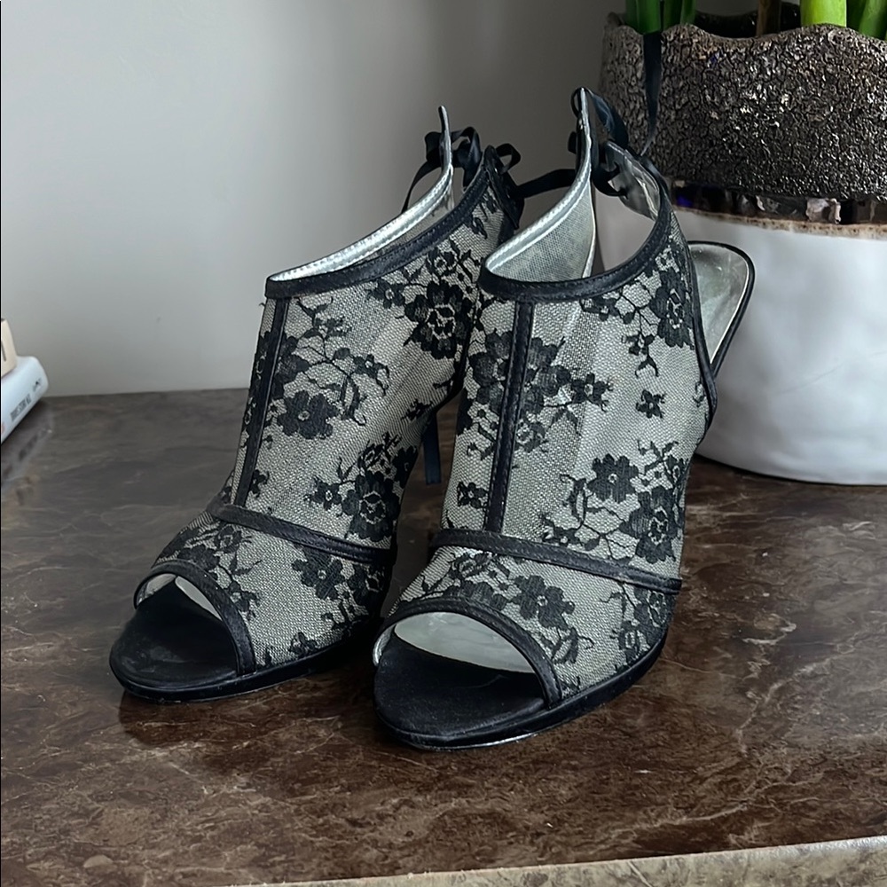 Caparros Black Heels with Open-Toe Design and Elegant Lace Detail